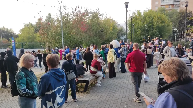 Двор улыбок наших